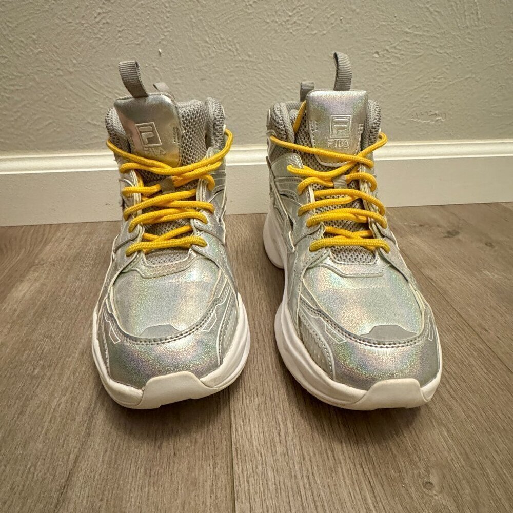 FILA Women’s Chunky Sneakers | 7.5 | Silver Holographic | Vibram Sole